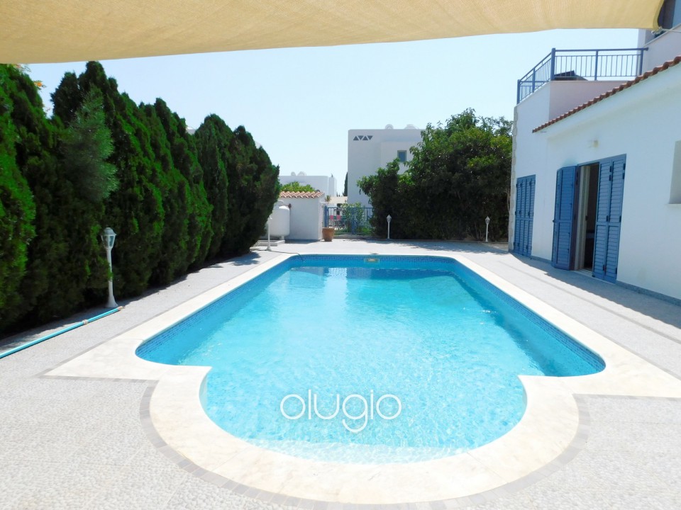 Detached Villa For Sale  in  Chloraka