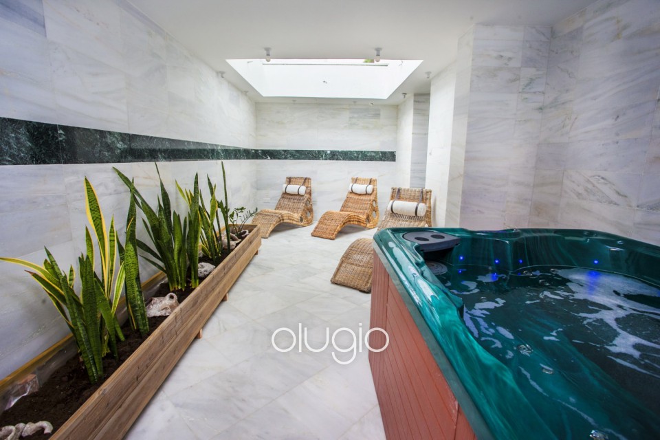 Detached Villa For Sale  in  Coral Bay
