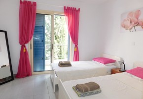 Town House For Sale  in  Universal