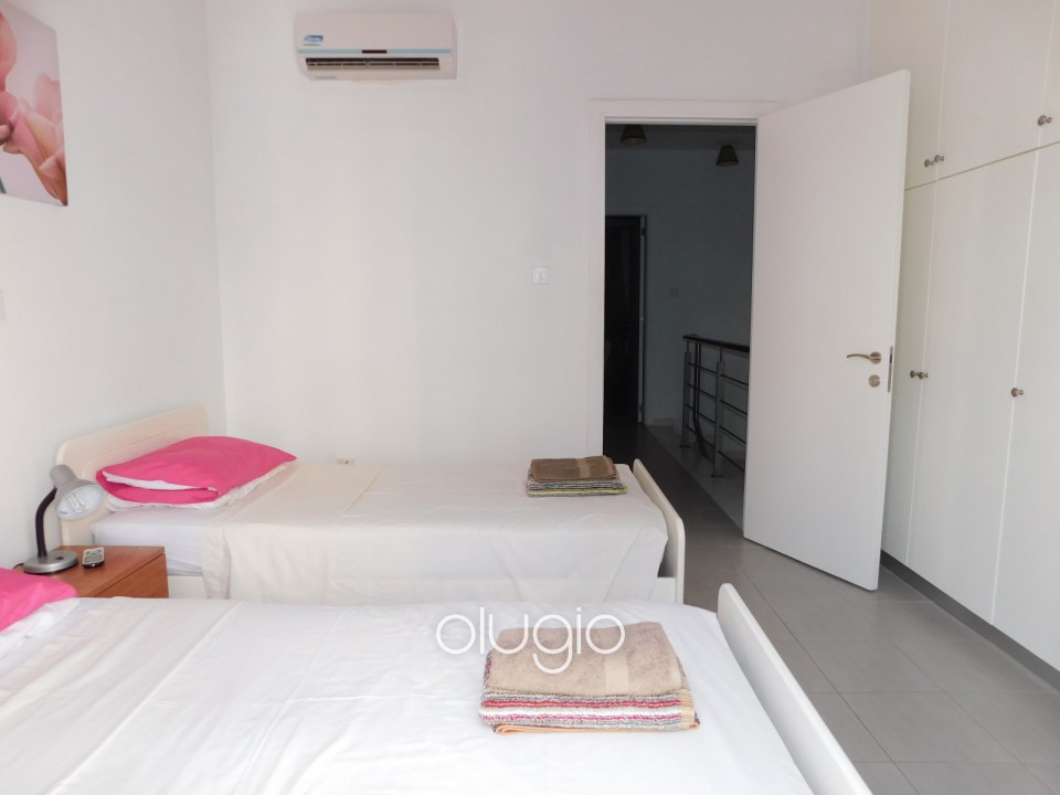 Town House For Sale  in  Universal