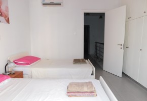 Town House For Sale  in  Universal