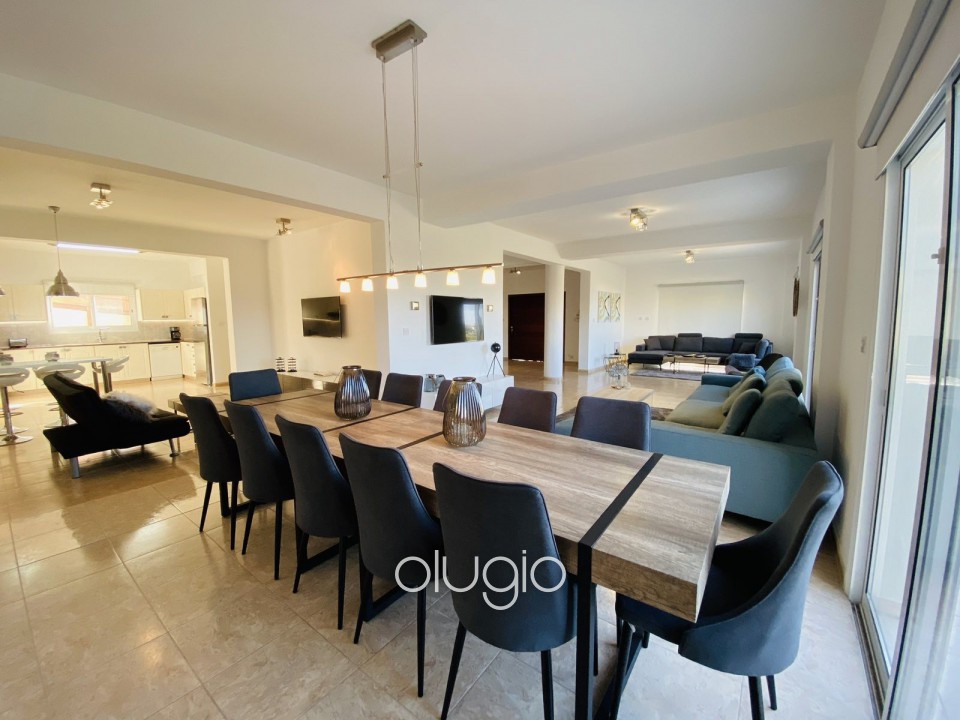 Detached Villa For Sale  in  Chloraka