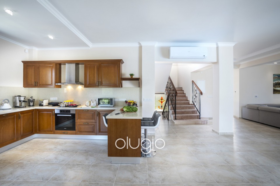 Detached Villa For Sale  in  Argaka