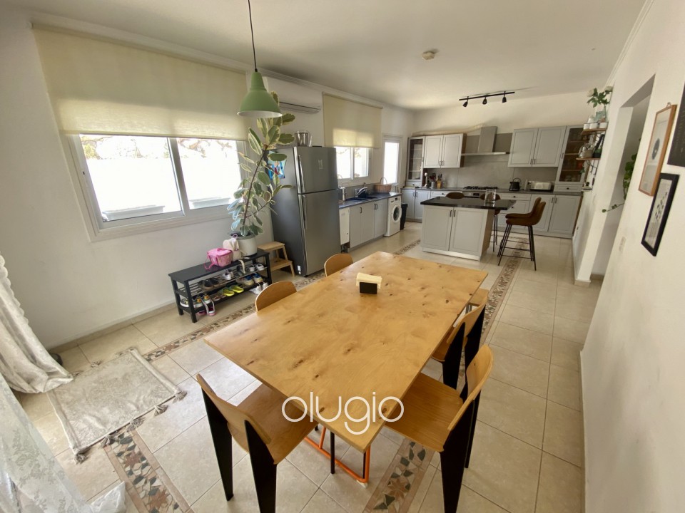 Bungalow For Sale  in  Armou