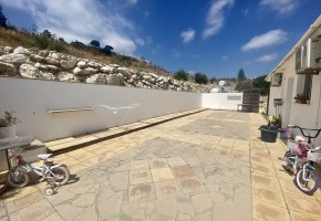 Bungalow For Sale  in  Armou