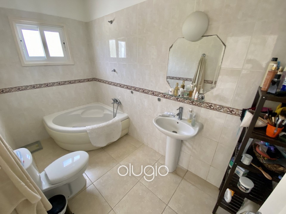 Bungalow For Sale  in  Armou