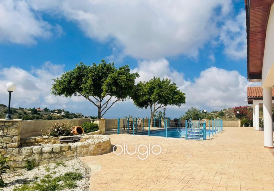Bungalow For Sale  in  Armou