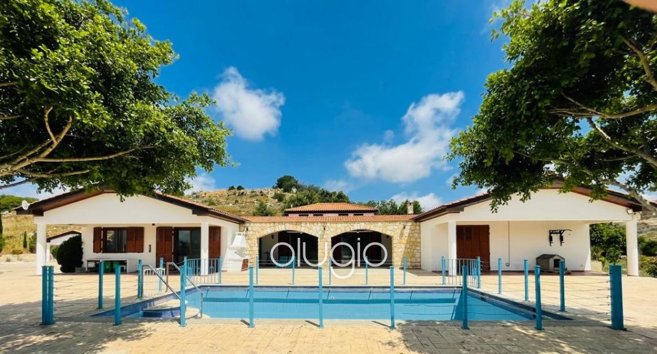 Bungalow For Sale  in  Armou