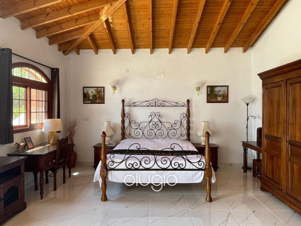 Bungalow For Sale  in  Armou