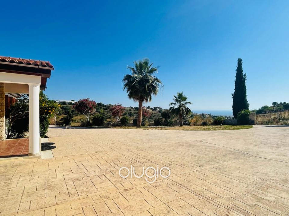 Bungalow For Sale  in  Armou
