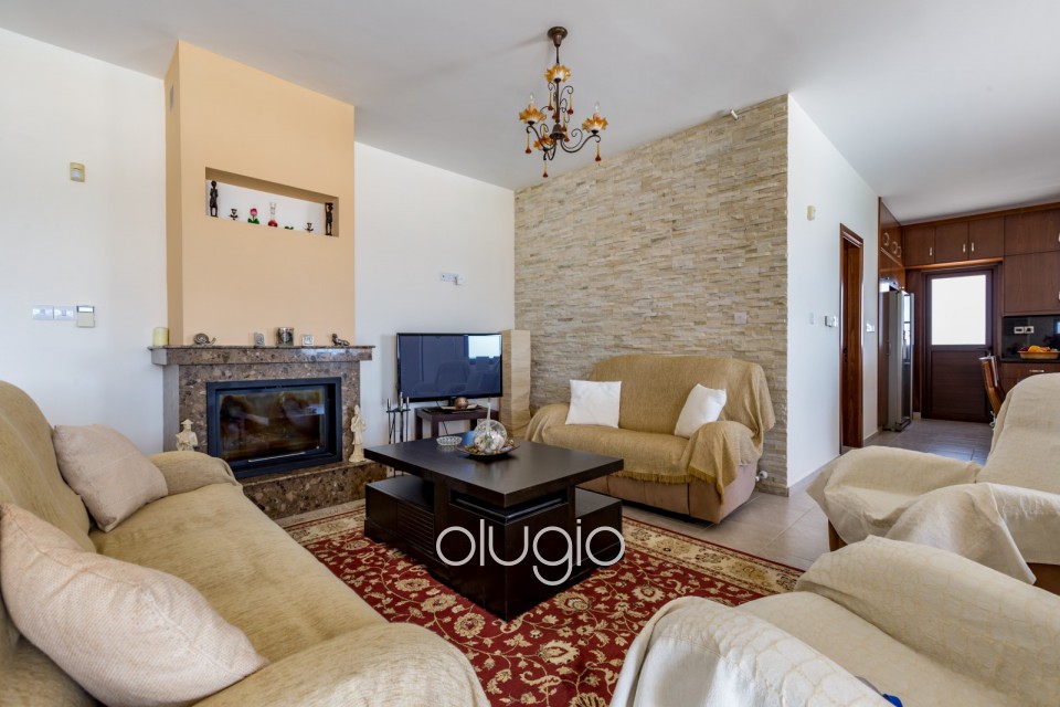 Detached Villa For Sale  in  Thrinia