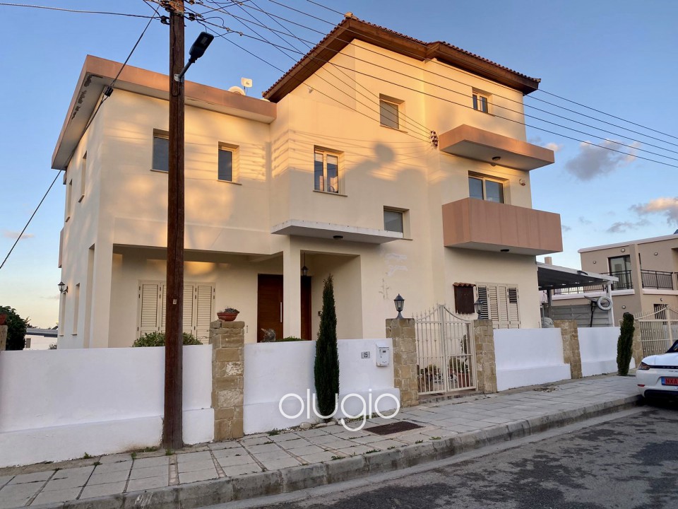 Detached Villa For Sale  in  Emba