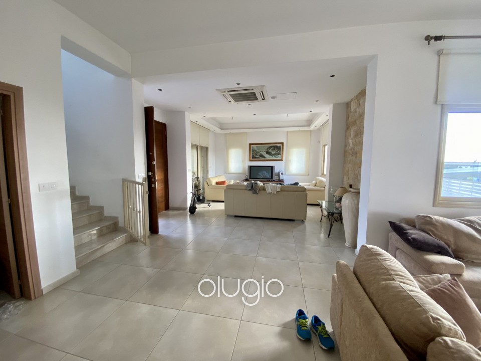 Detached Villa For Sale  in  Emba