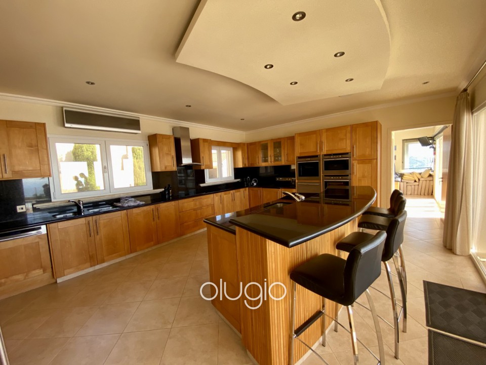 Detached Villa For Sale  in  Akoursos