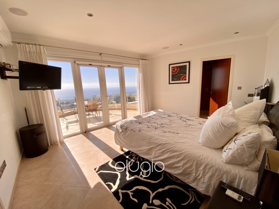 Detached Villa For Sale  in  Akoursos