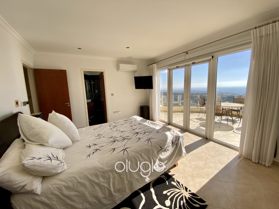 Detached Villa For Sale  in  Akoursos
