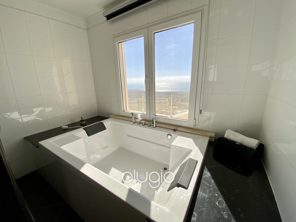 Detached Villa For Sale  in  Akoursos