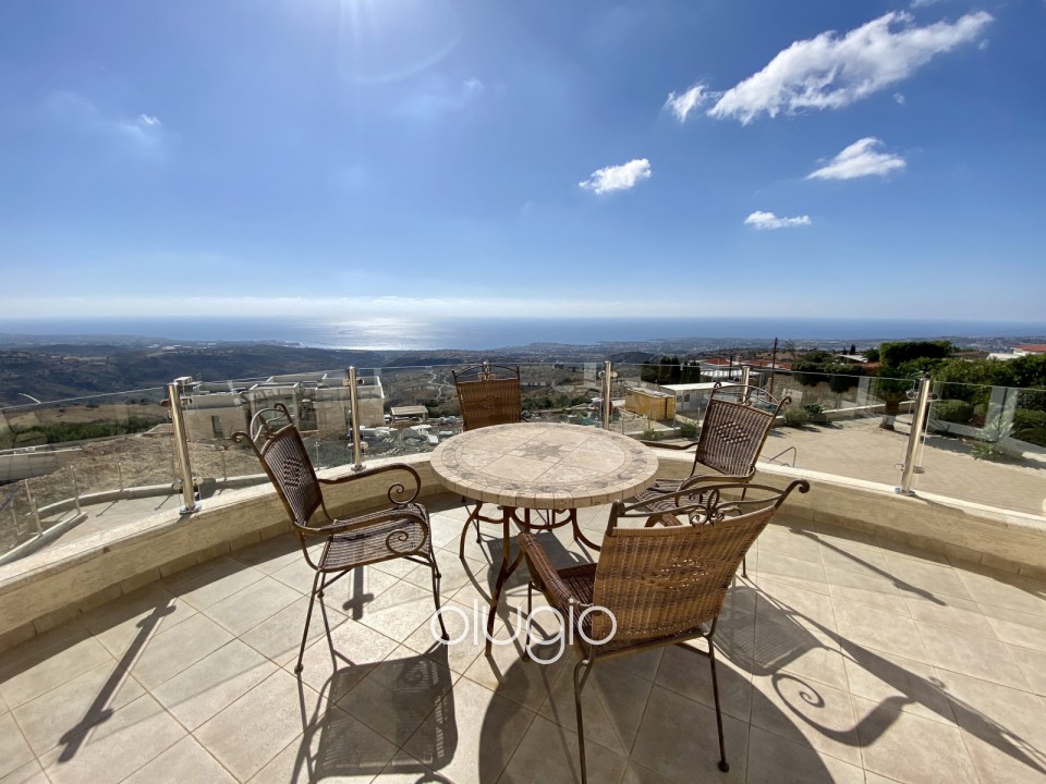 Detached Villa For Sale  in  Akoursos
