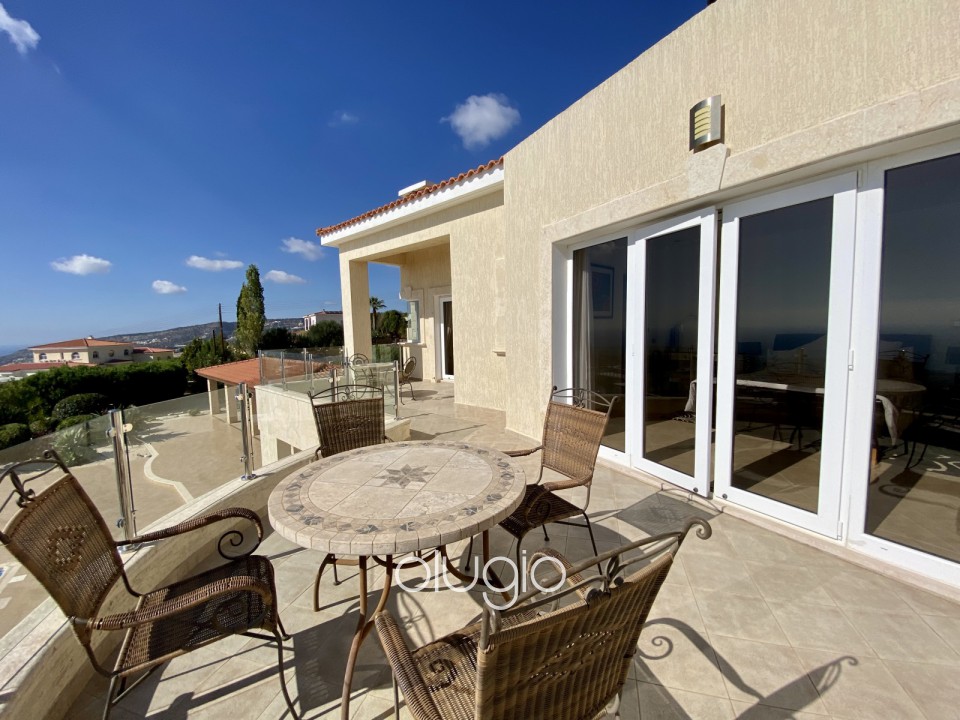 Detached Villa For Sale  in  Akoursos