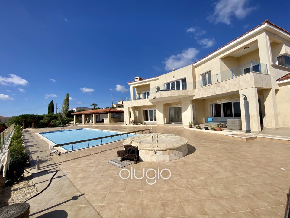 Detached Villa For Sale  in  Akoursos