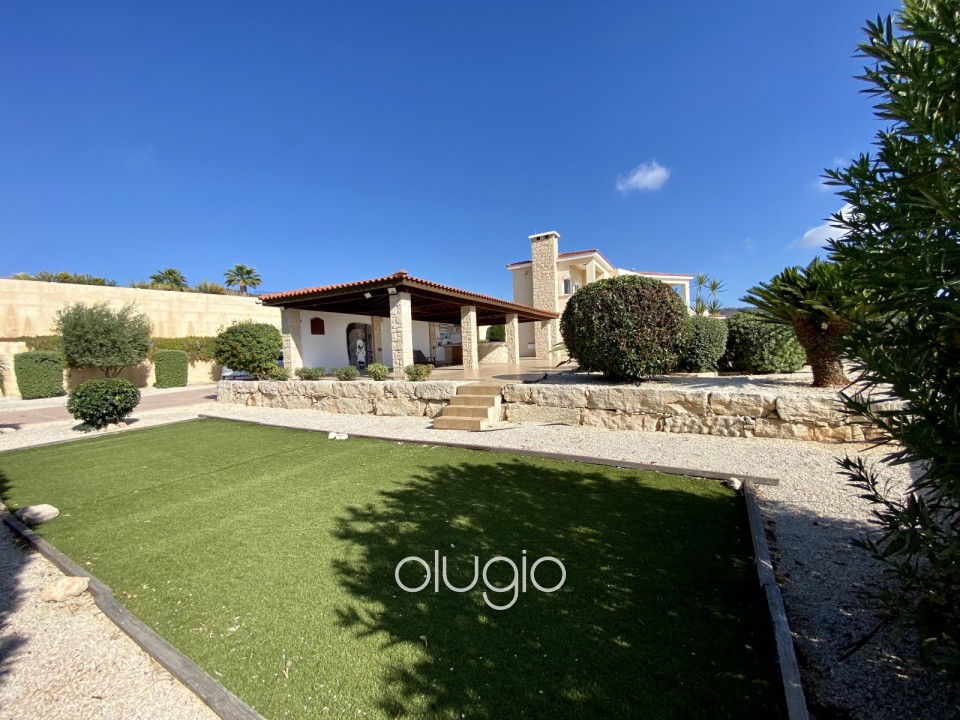 Detached Villa For Sale  in  Akoursos