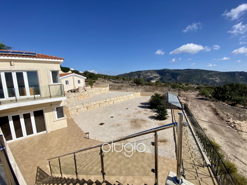 Detached Villa For Sale  in  Akoursos