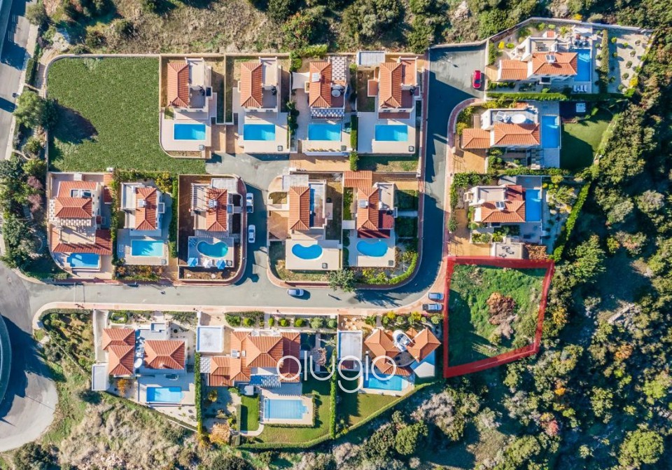 Bungalow For Sale  in  Neo Chorio