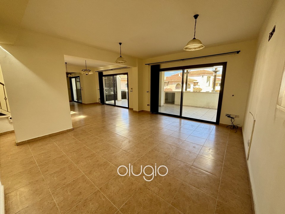 Penthouse For Sale  in  Kato Paphos