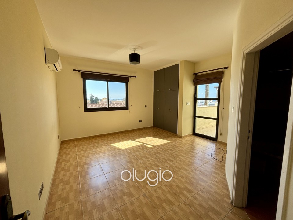 Penthouse For Sale  in  Kato Paphos