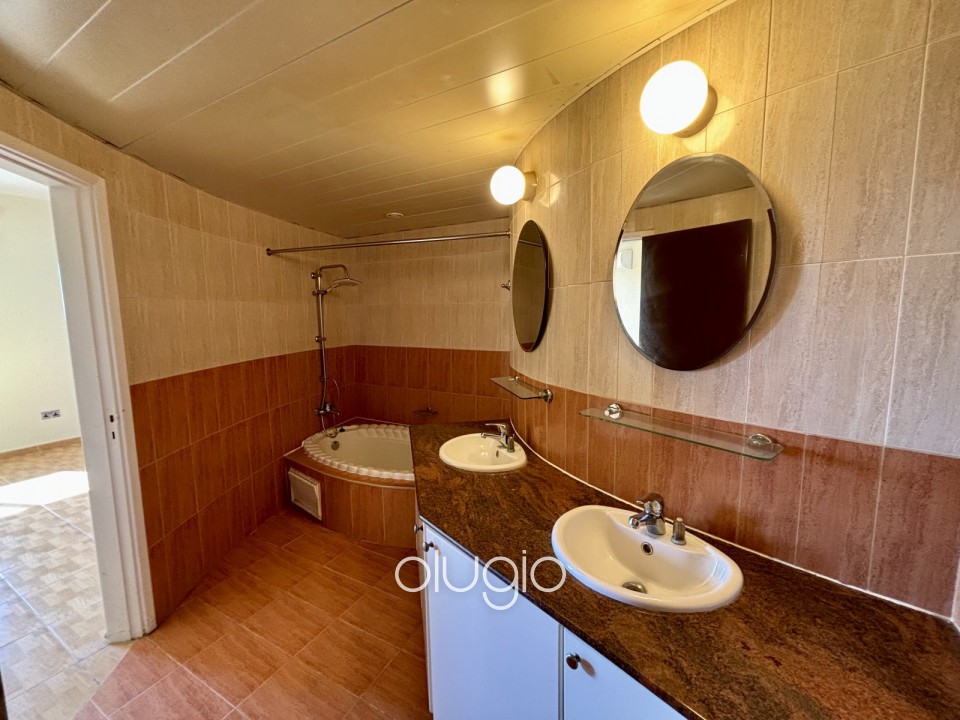 Penthouse For Sale  in  Kato Paphos