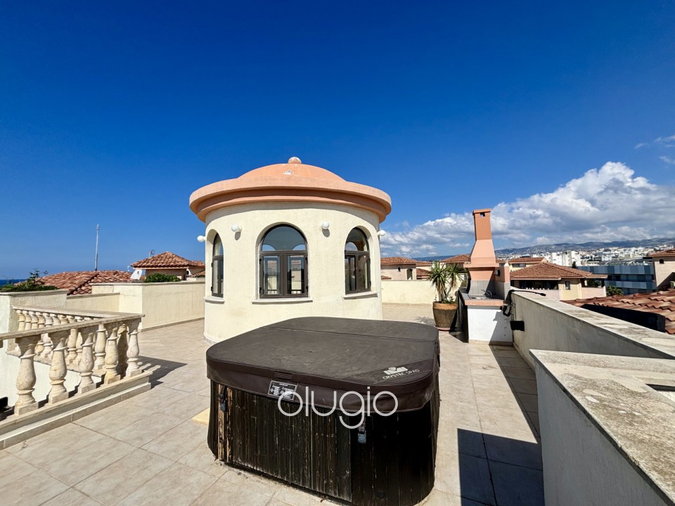 Penthouse For Sale  in  Kato Paphos
