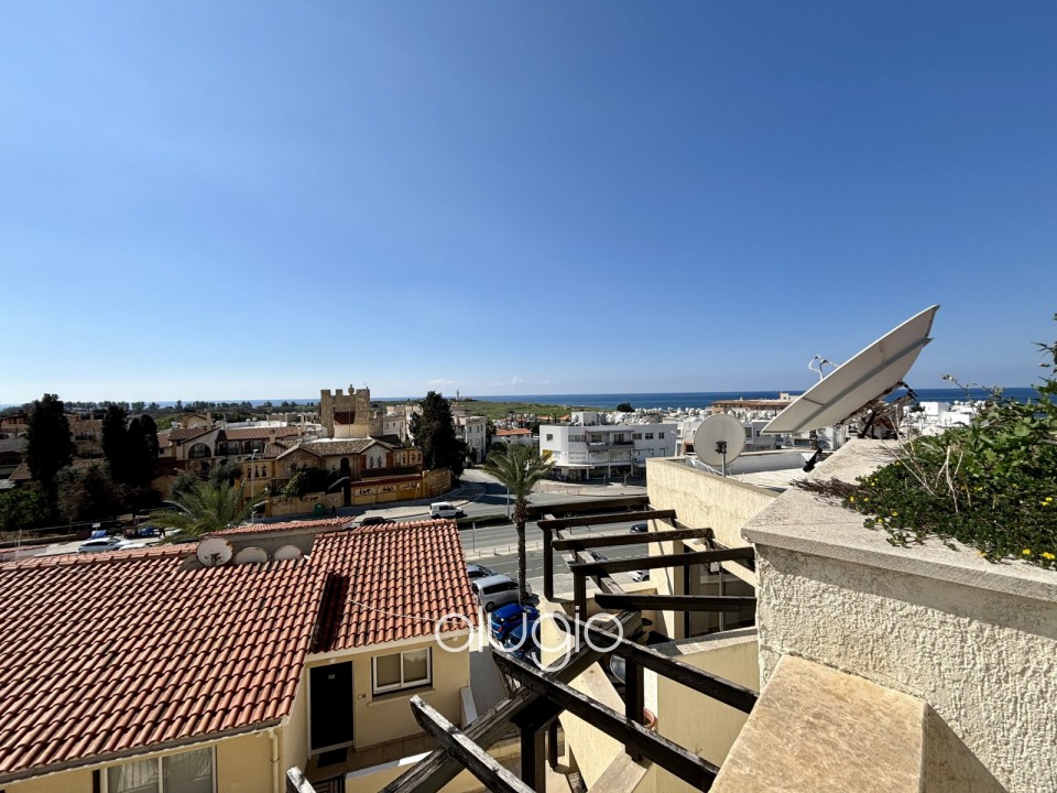 Penthouse For Sale  in  Kato Paphos