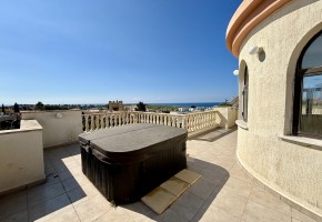 Penthouse For Sale  in  Kato Paphos