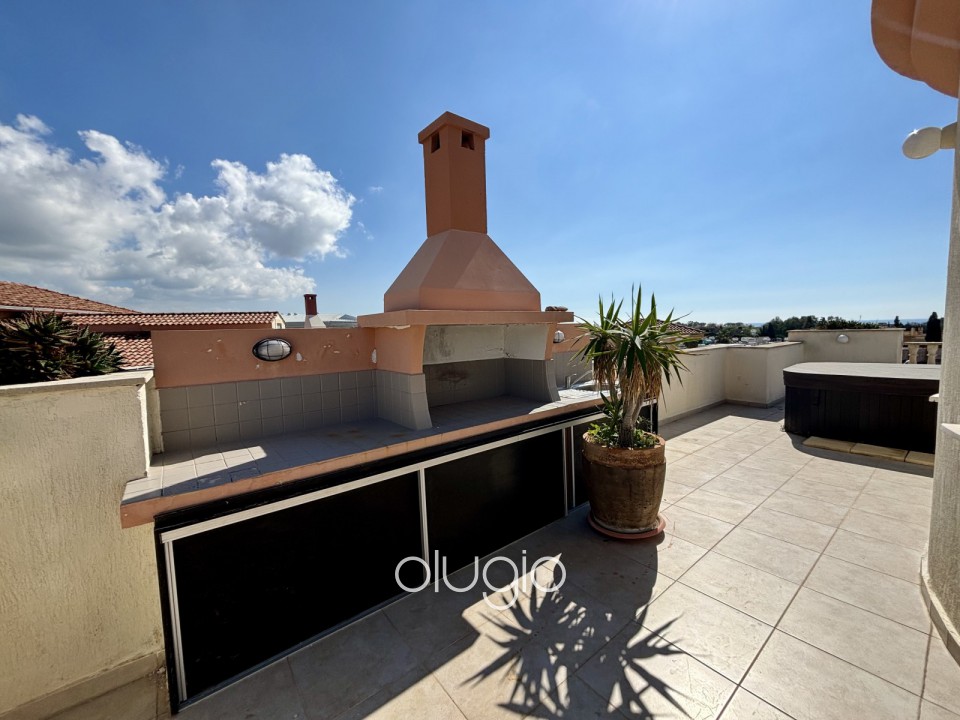 Penthouse For Sale  in  Kato Paphos