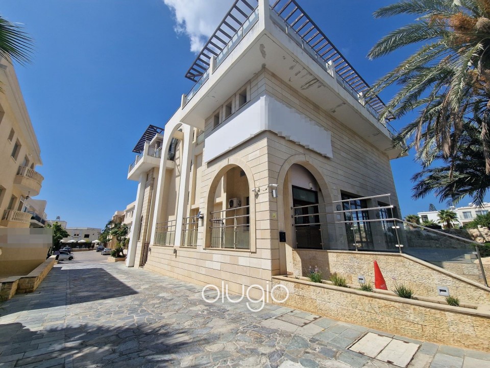Building For Sale  in  Tombs of the Kings