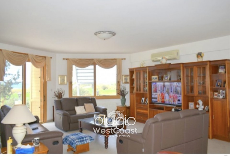 Bungalow For Sale  in  Sea Caves - St.George