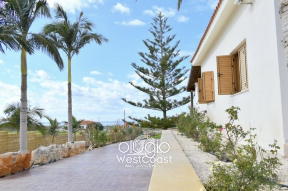 Bungalow For Sale  in  Sea Caves - St.George