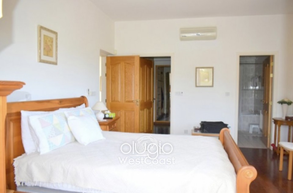 Bungalow For Sale  in  Sea Caves - St.George