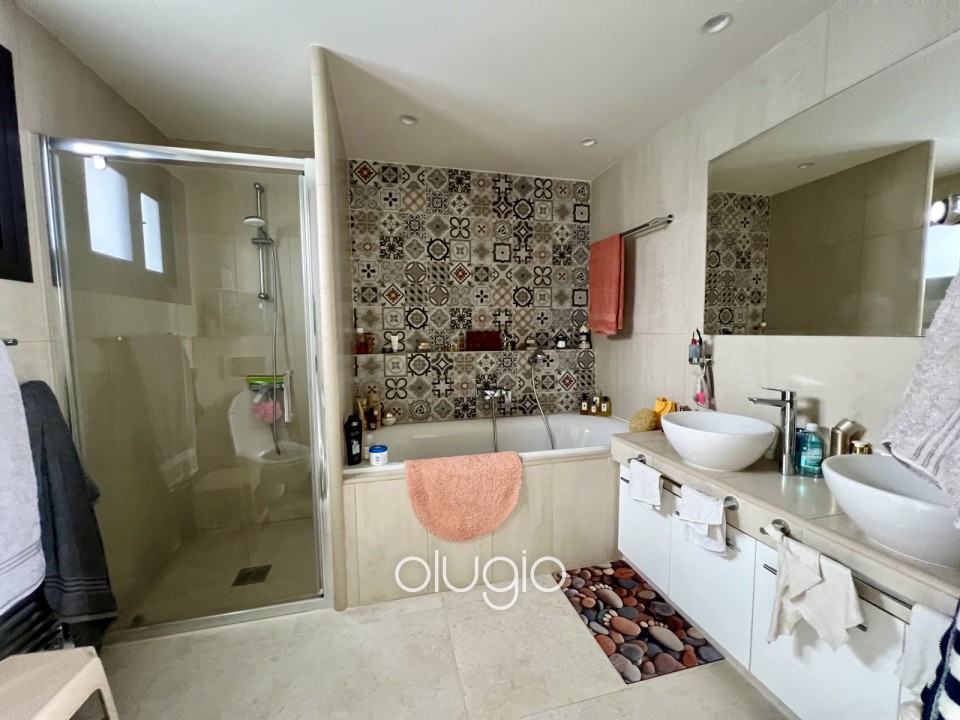 Detached Villa For Sale  in  Sea Caves - St.George