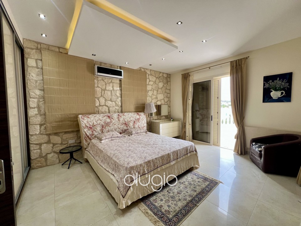 Detached Villa For Sale  in  Sea Caves - St.George