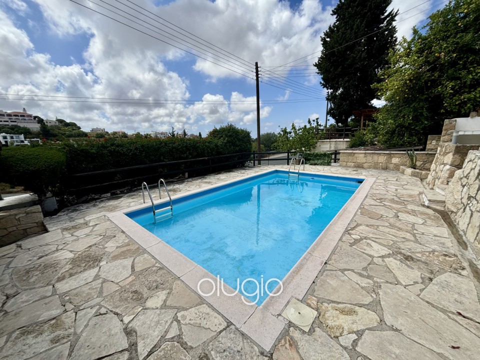 Bungalow For Sale  in  Kamares - Tala