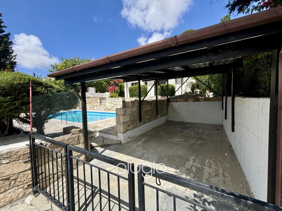 Bungalow For Sale  in  Kamares - Tala