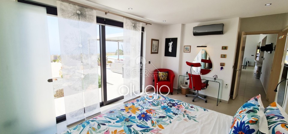 Detached Villa For Sale  in  Pano Arodes