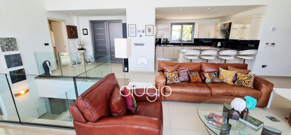 Detached Villa For Sale  in  Pano Arodes