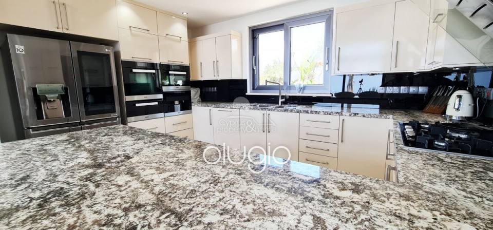 Detached Villa For Sale  in  Pano Arodes