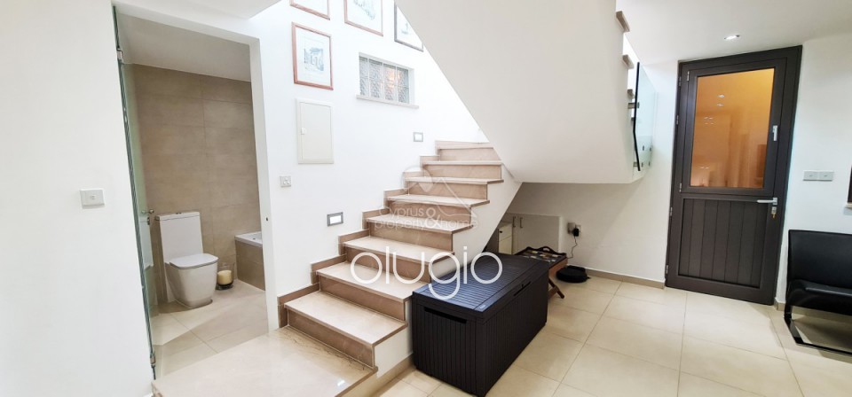 Detached Villa For Sale  in  Pano Arodes