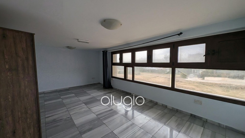 Building For Sale  in  Tombs of the Kings