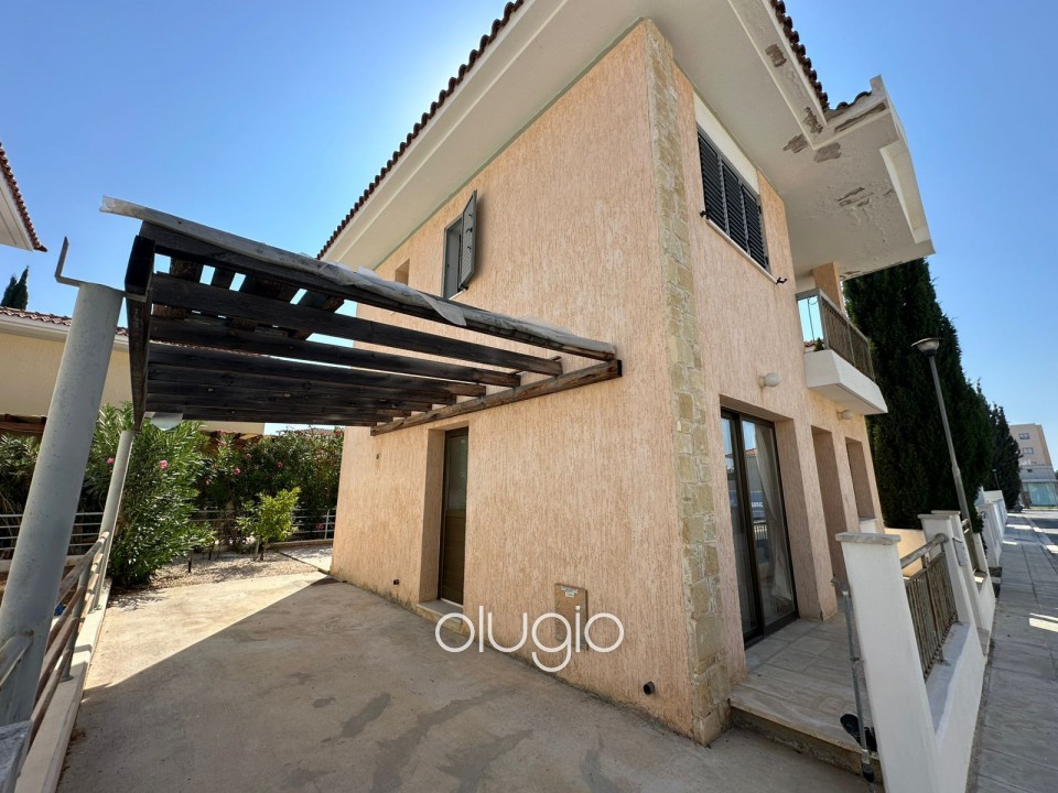 Detached Villa For Sale  in  Universal