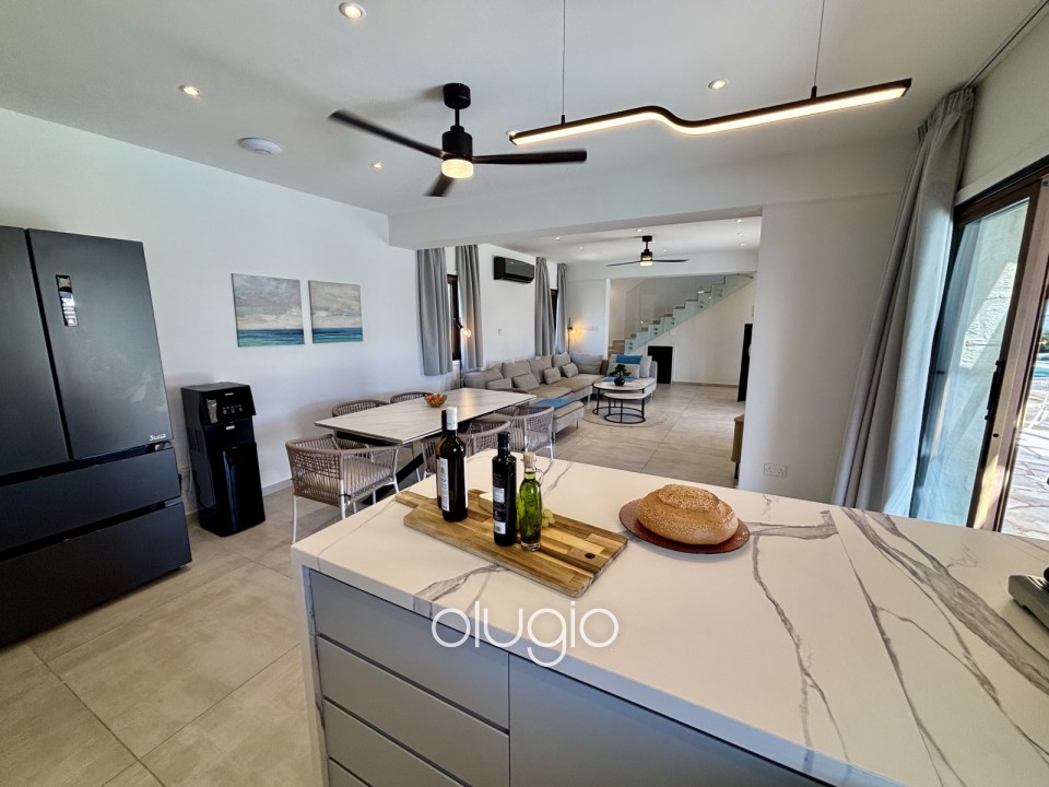 Detached Villa For Sale  in  Peyia