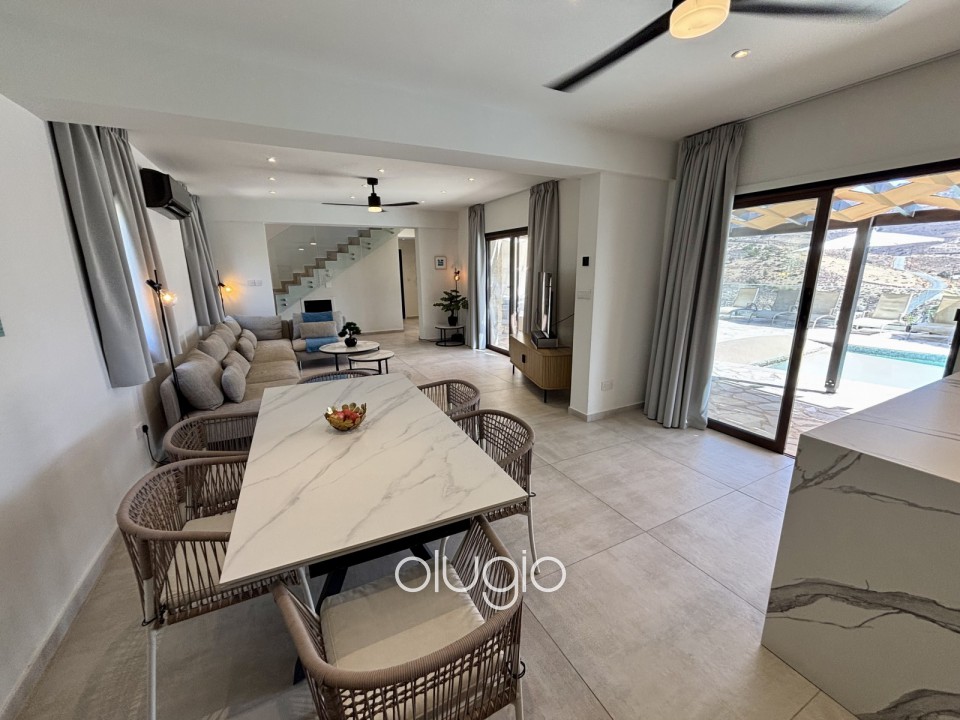 Detached Villa For Sale  in  Peyia